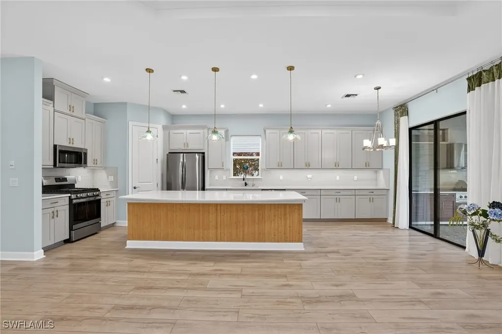 8266 Promoso Court Naples FL 34114