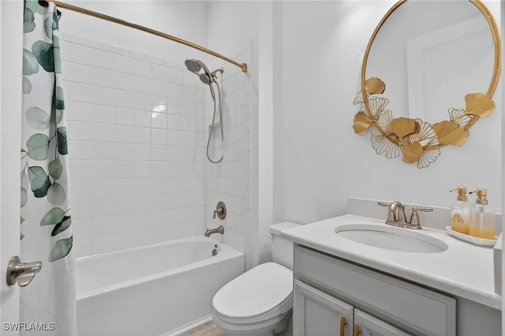8266 Promoso Court Naples FL 34114