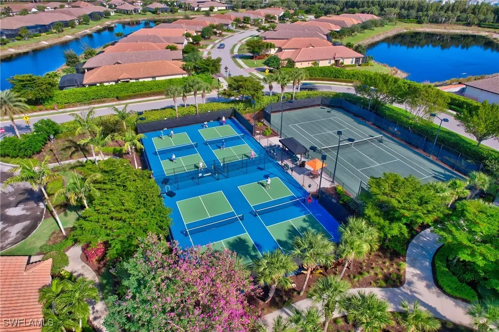 8266 Promoso Court Naples FL 34114
