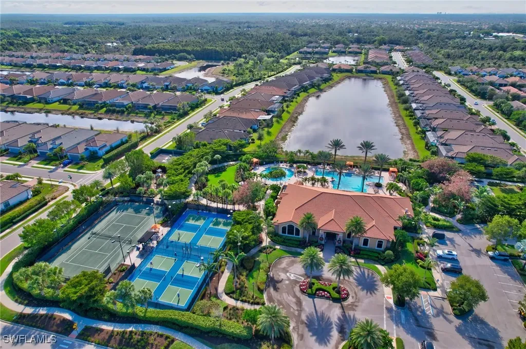 8266 Promoso Court Naples FL 34114