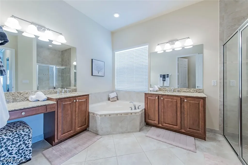 6559 Monterey Point Naples FL 34105
