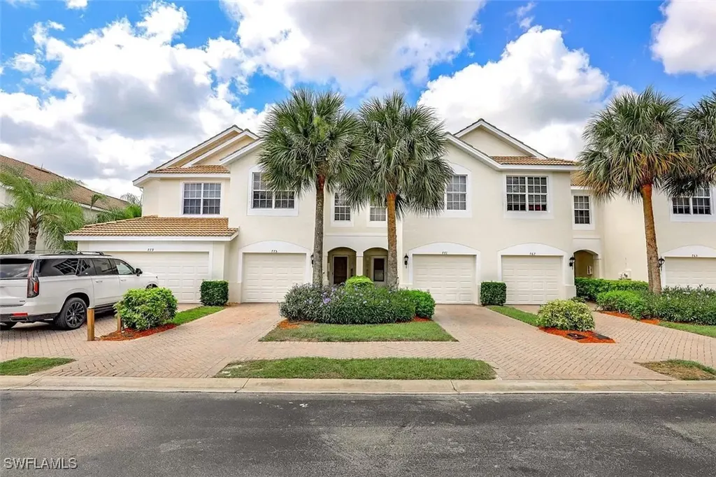 775 Hampton Circle Naples FL 34105