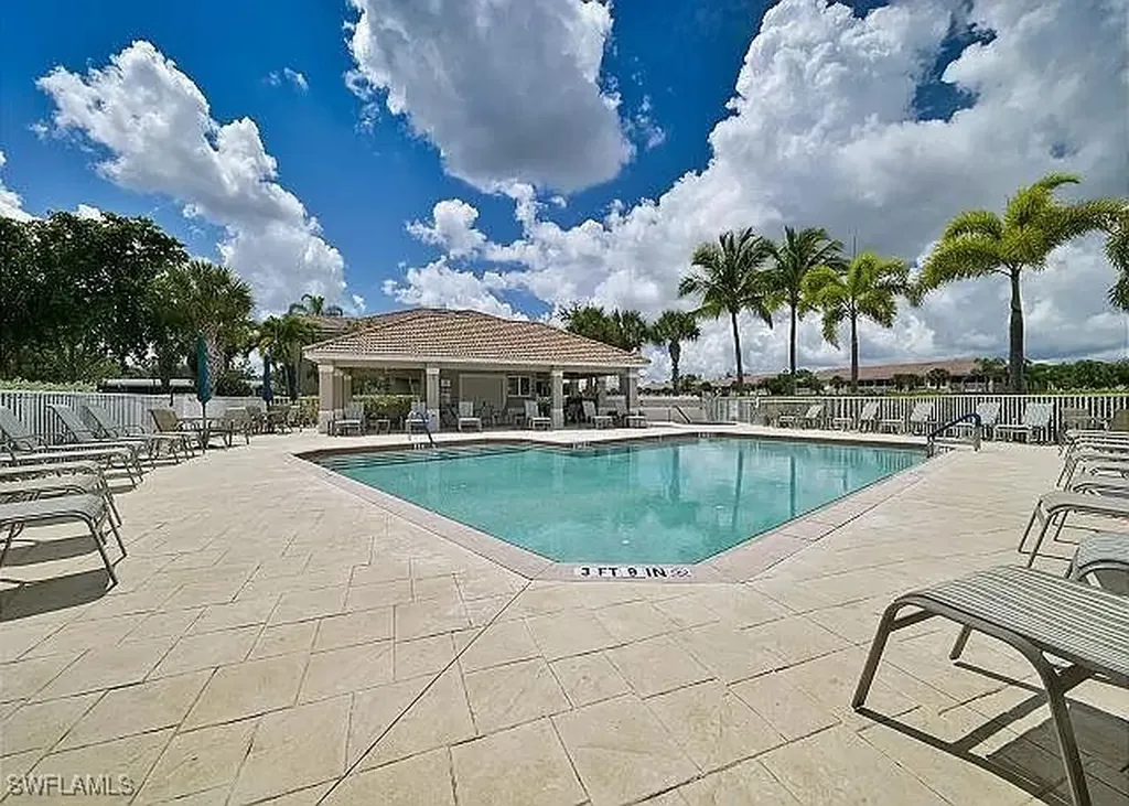 775 Hampton Circle Naples FL 34105