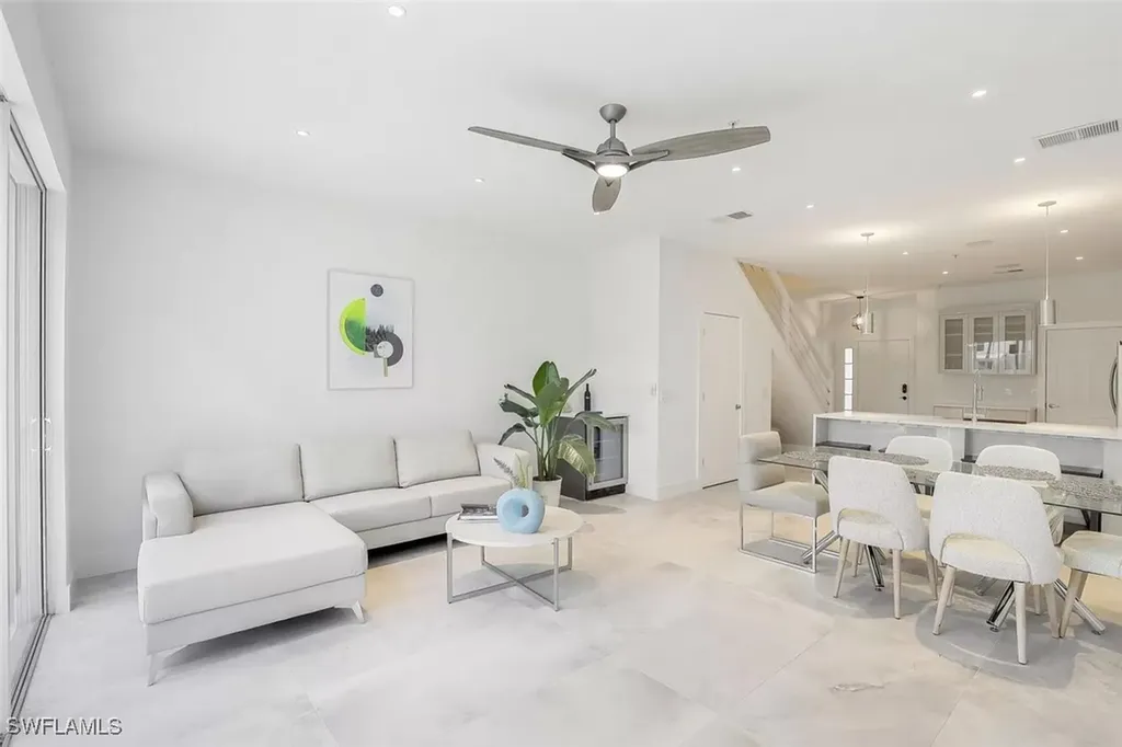 775 Hampton Circle Naples FL 34105