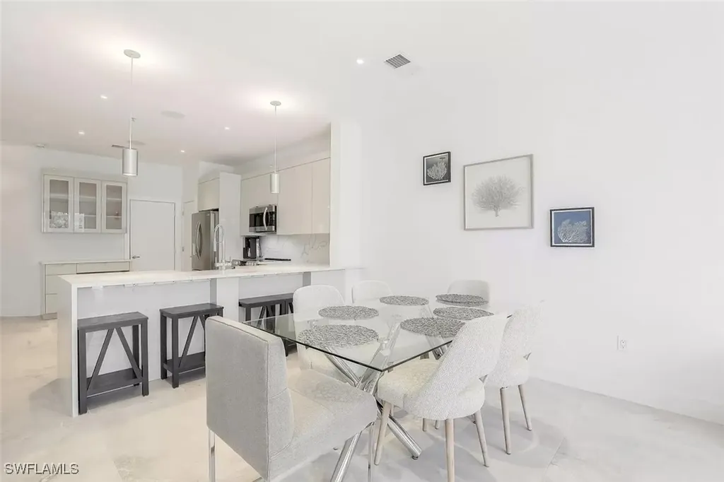 775 Hampton Circle Naples FL 34105