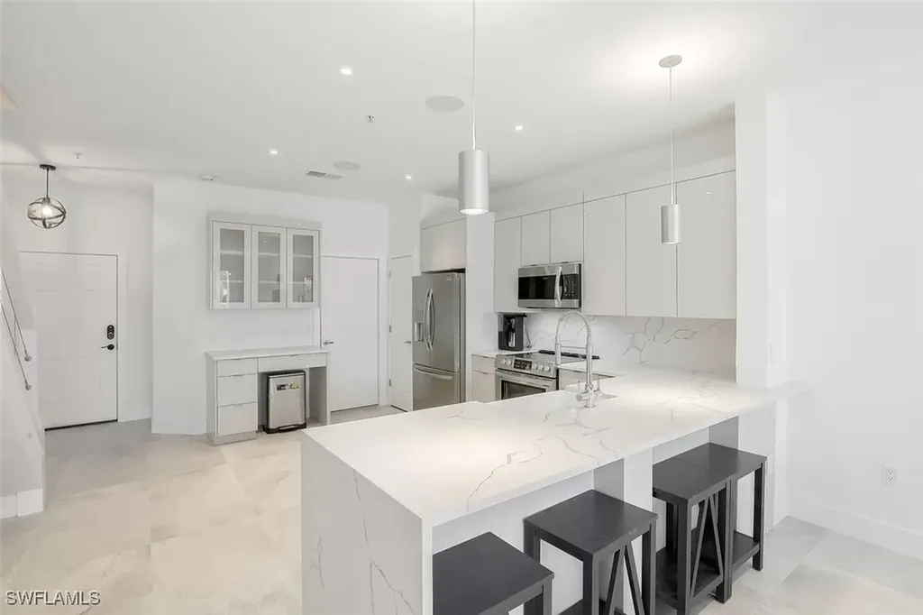 775 Hampton Circle Naples FL 34105