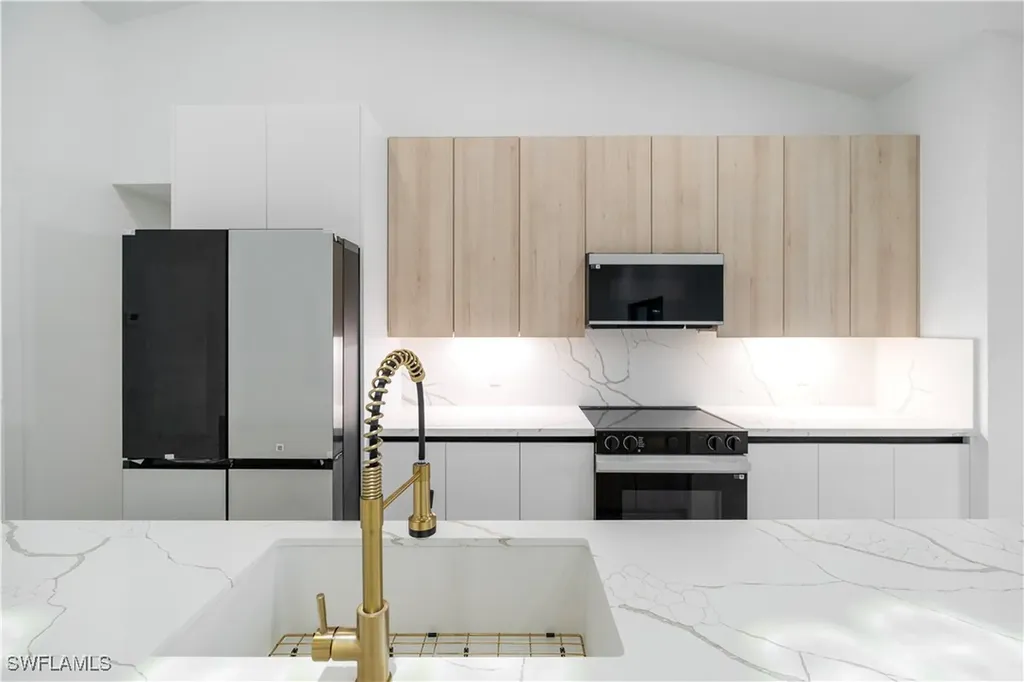 1517 NW 17th Street Cape Coral FL 33993