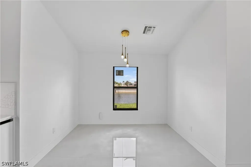 1517 NW 17th Street Cape Coral FL 33993