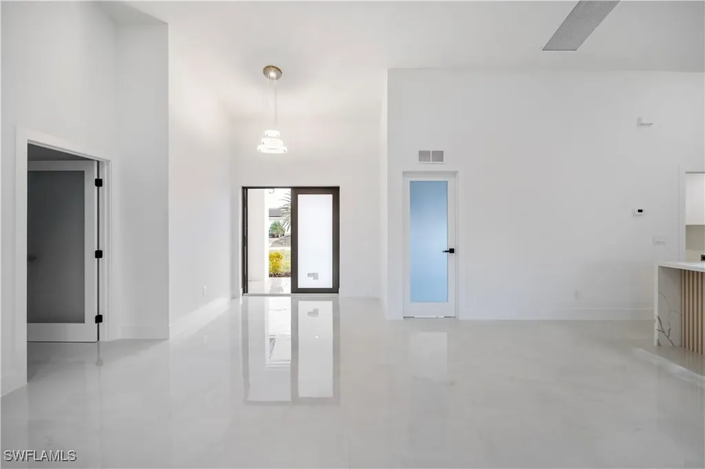 1517 NW 17th Street Cape Coral FL 33993