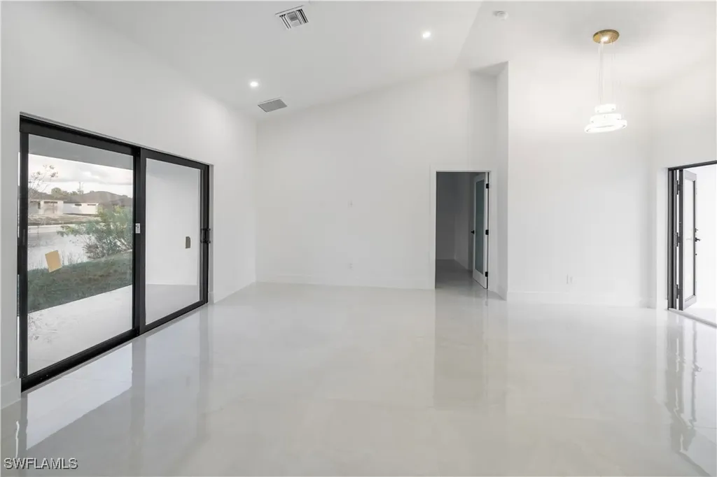 1517 NW 17th Street Cape Coral FL 33993