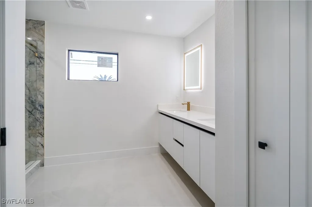 1517 NW 17th Street Cape Coral FL 33993