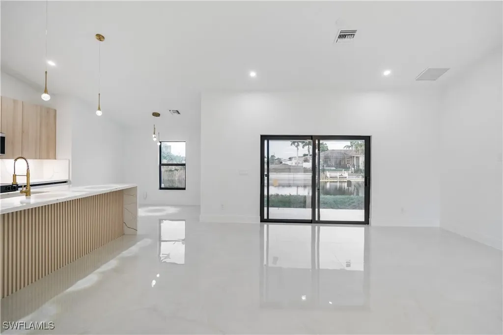 1517 NW 17th Street Cape Coral FL 33993