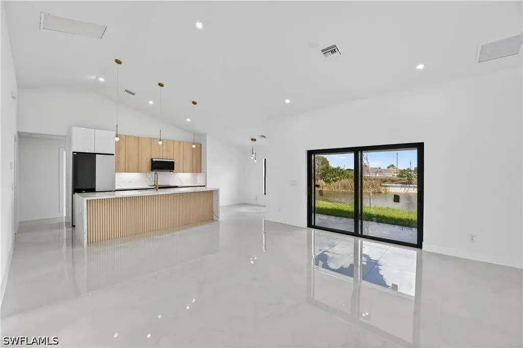 1517 NW 17th Street Cape Coral FL 33993