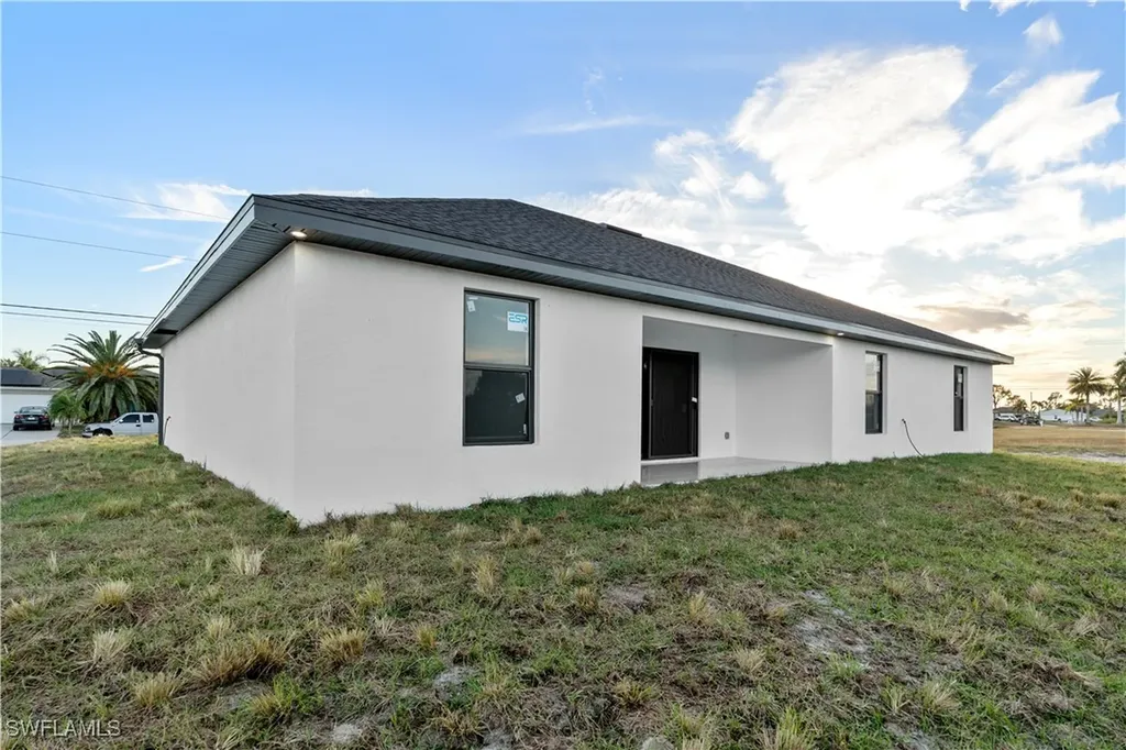 1517 NW 17th Street Cape Coral FL 33993