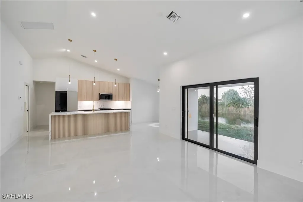 1517 NW 17th Street Cape Coral FL 33993