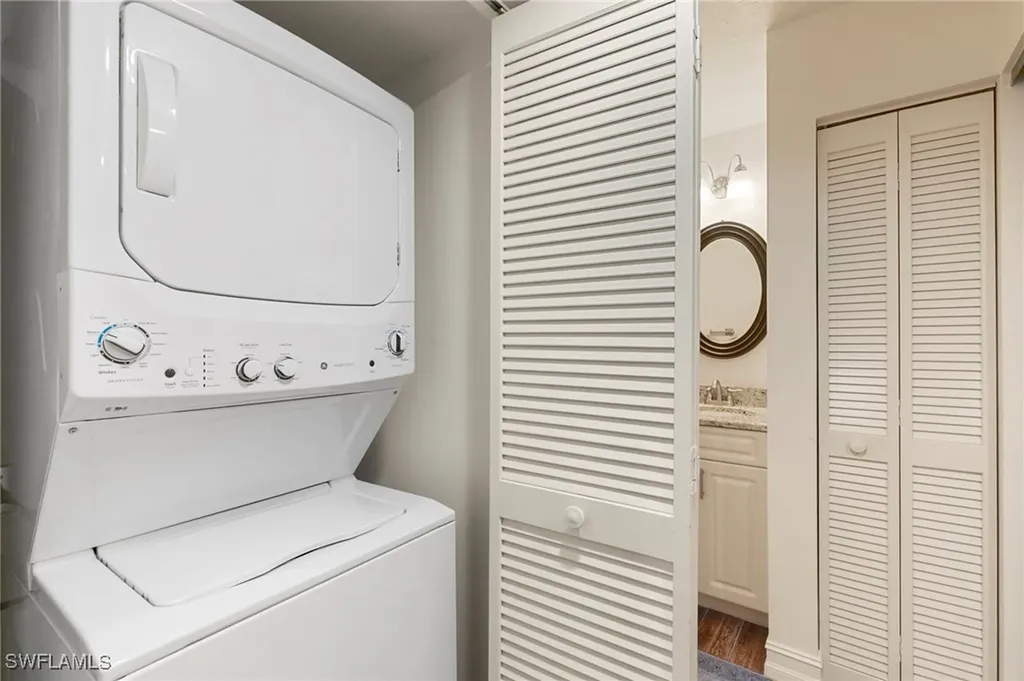 614 Wiggins Bay Drive Naples FL 34110