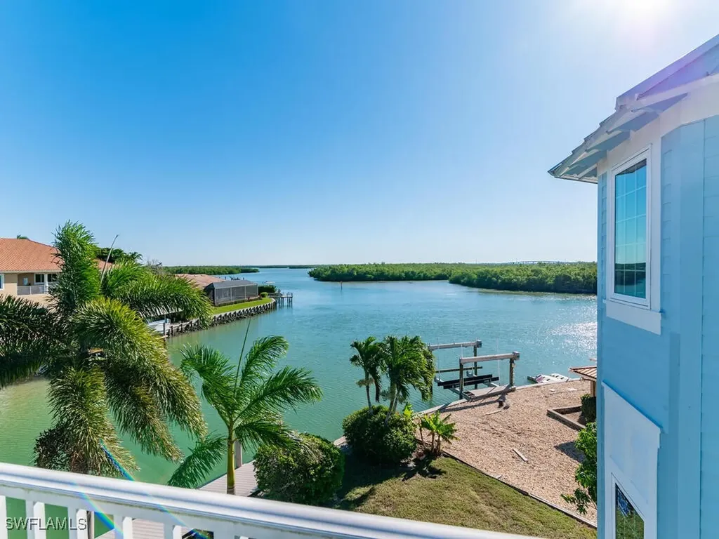167 San Salvador Street Naples FL 34113