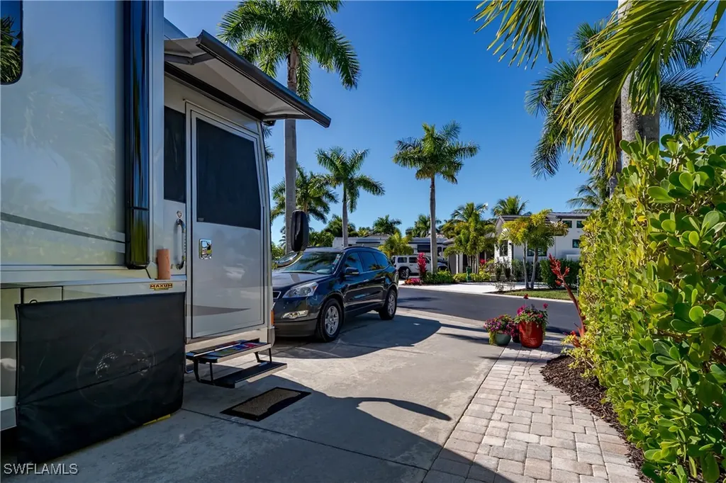 13466 Ladyfish Lane Naples FL 34114
