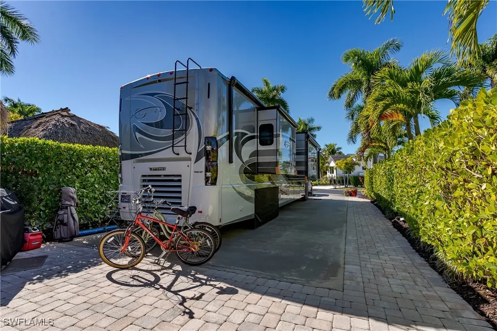 13466 Ladyfish Lane Naples FL 34114
