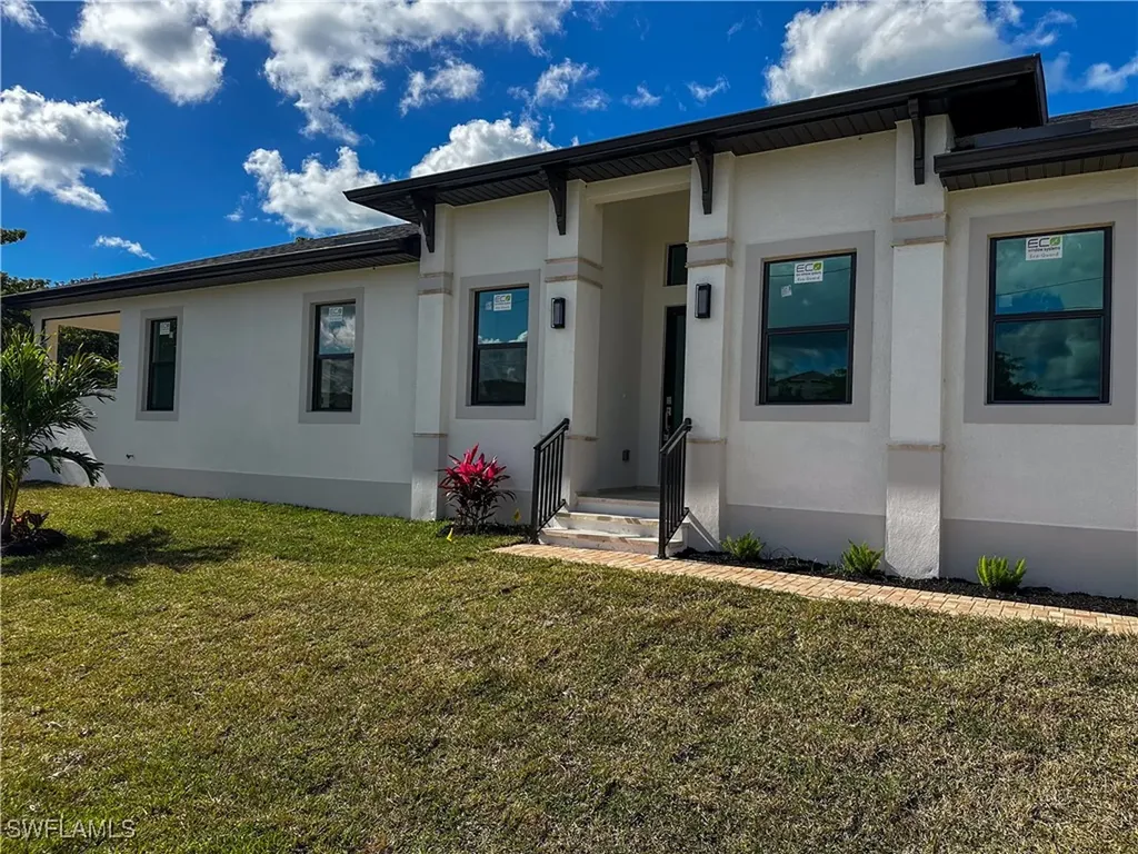 2480 Florida Avenue Naples FL 34112