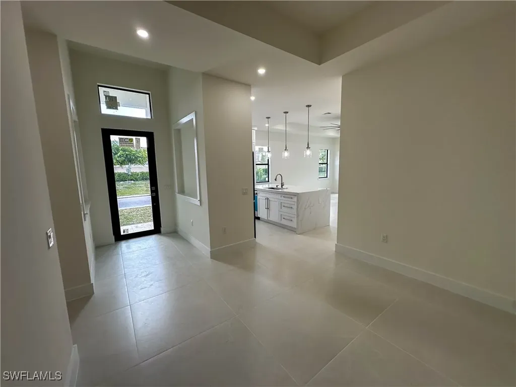 2480 Florida Avenue Naples FL 34112