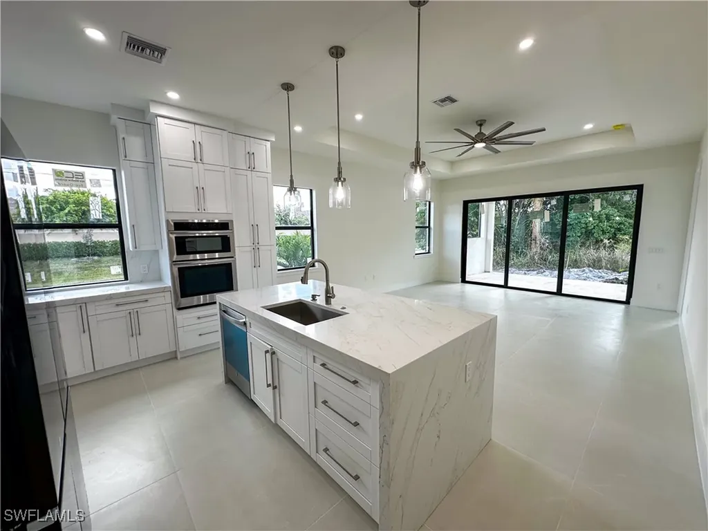2480 Florida Avenue Naples FL 34112