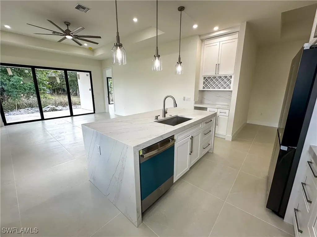 2480 Florida Avenue Naples FL 34112