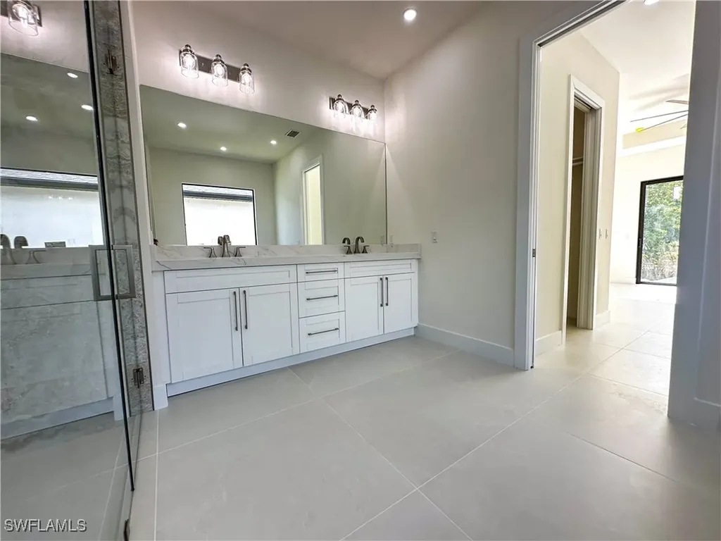 2480 Florida Avenue Naples FL 34112
