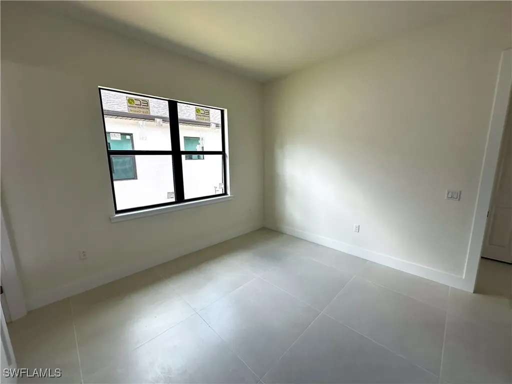 2480 Florida Avenue Naples FL 34112