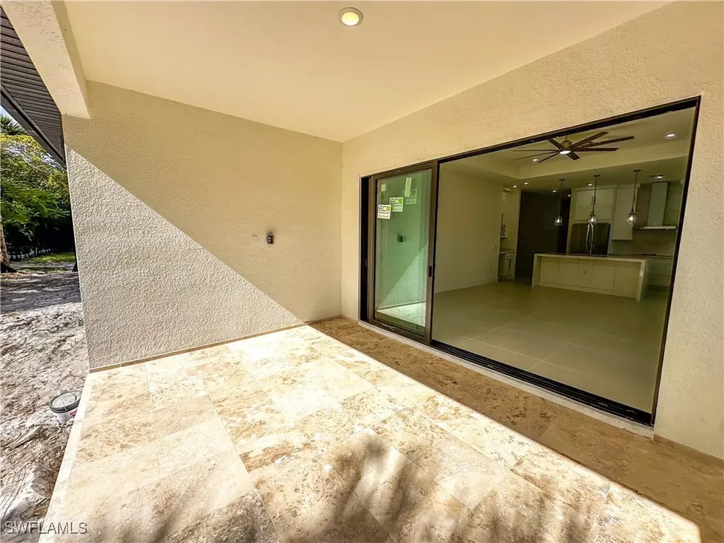 2480 Florida Avenue Naples FL 34112