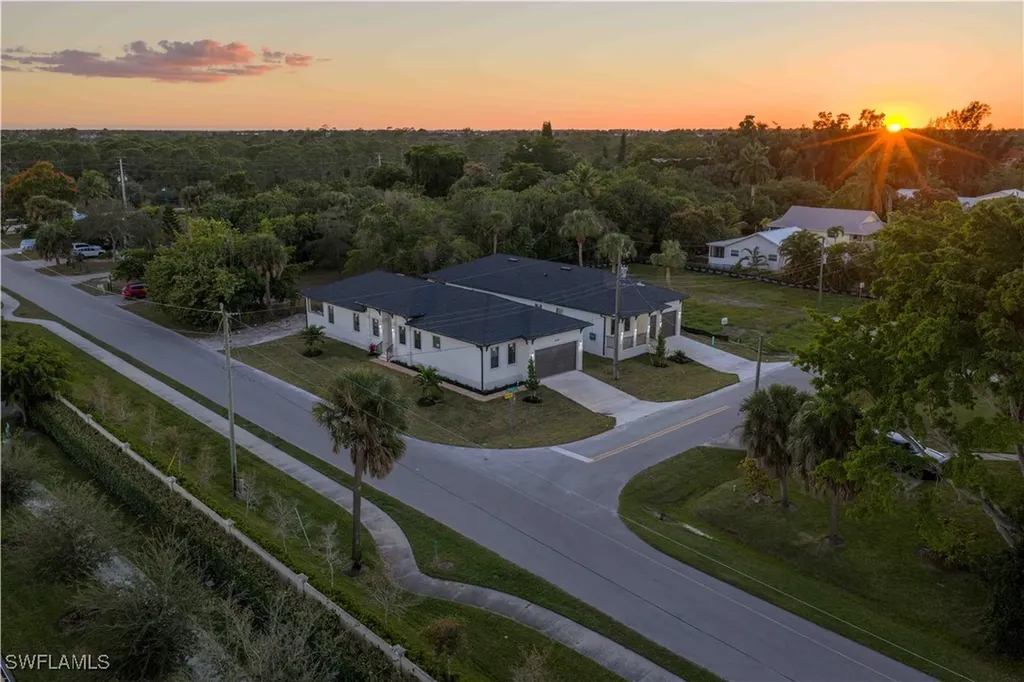 2480 Florida Avenue Naples FL 34112