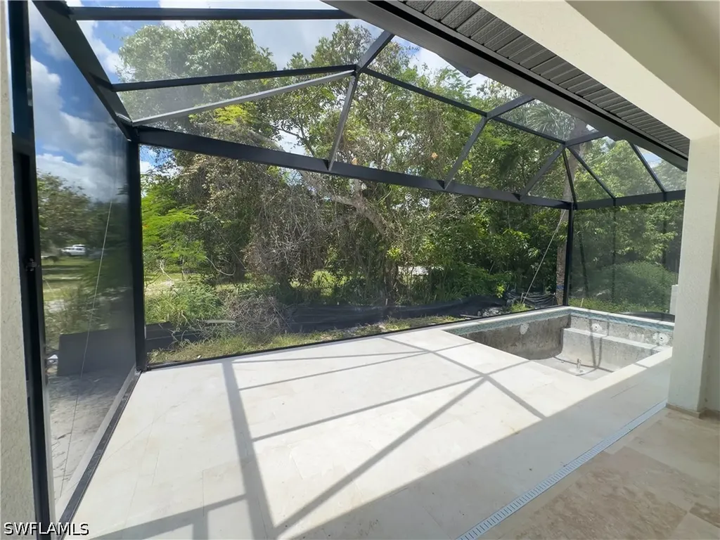 2480 Florida Avenue Naples FL 34112
