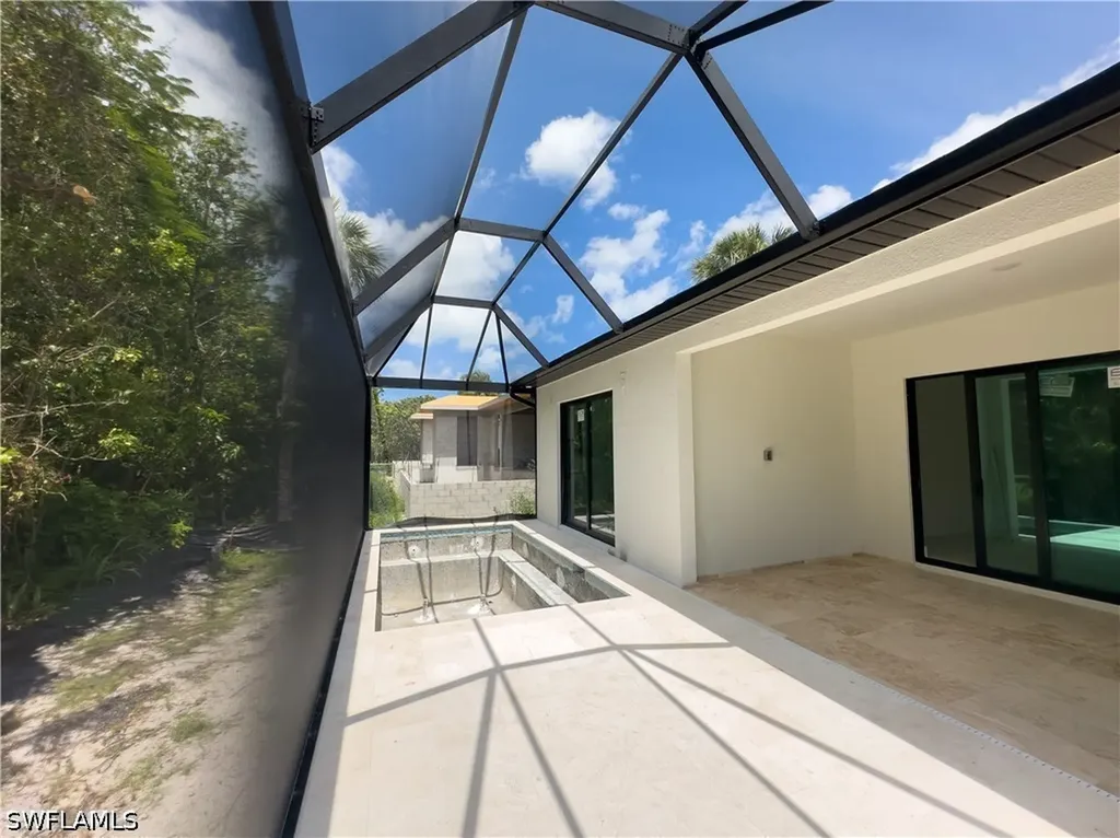 2480 Florida Avenue Naples FL 34112