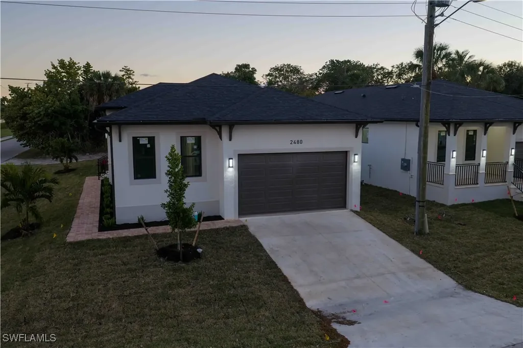 2480 Florida Avenue Naples FL 34112
