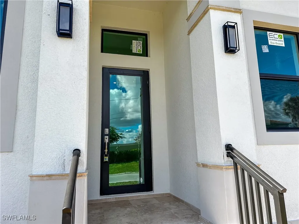 2480 Florida Avenue Naples FL 34112