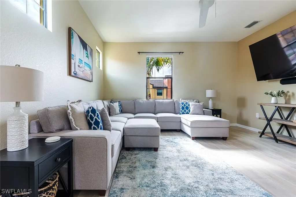 9077 Capistrano Street N Naples FL 34113