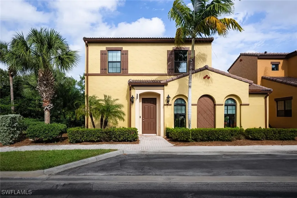 9077 Capistrano Street N Naples FL 34113