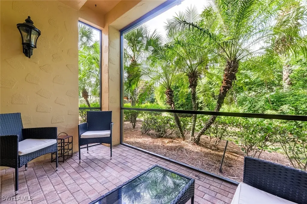 9077 Capistrano Street N Naples FL 34113