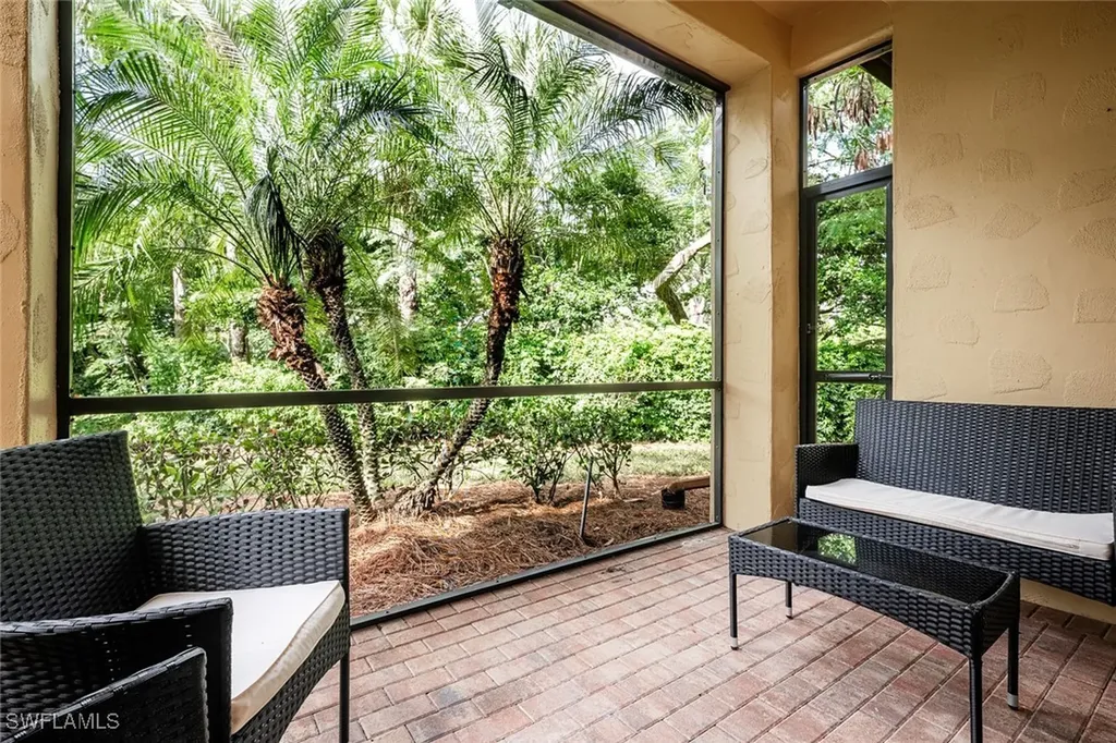 9077 Capistrano Street N Naples FL 34113