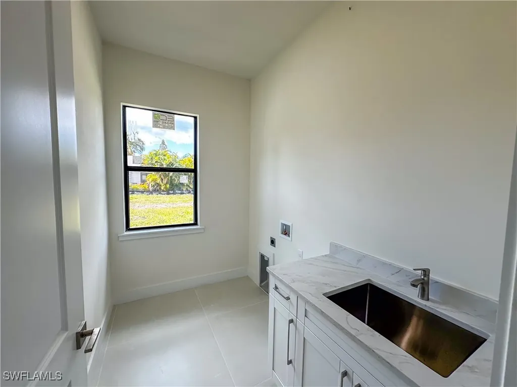 2464 Florida Avenue Naples FL 34112