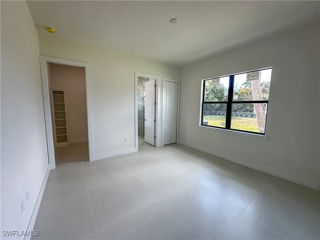 2464 Florida Avenue Naples FL 34112