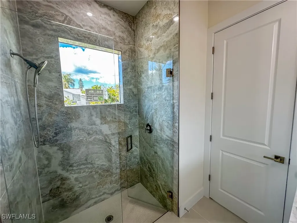 2464 Florida Avenue Naples FL 34112