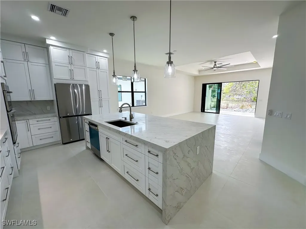 2464 Florida Avenue Naples FL 34112