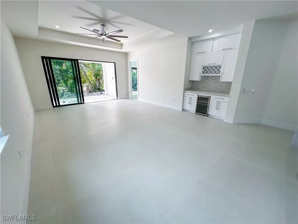 2464 Florida Avenue Naples FL 34112
