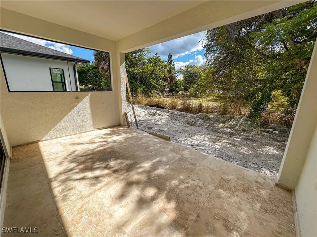 2464 Florida Avenue Naples FL 34112