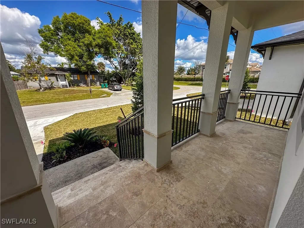 2464 Florida Avenue Naples FL 34112