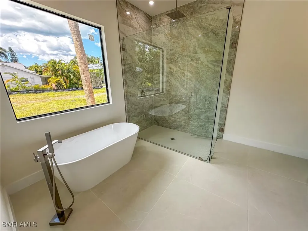 2464 Florida Avenue Naples FL 34112