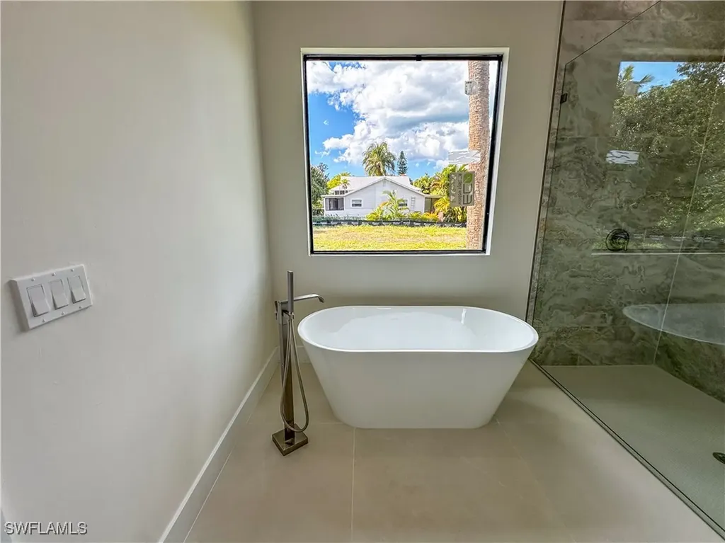 2464 Florida Avenue Naples FL 34112