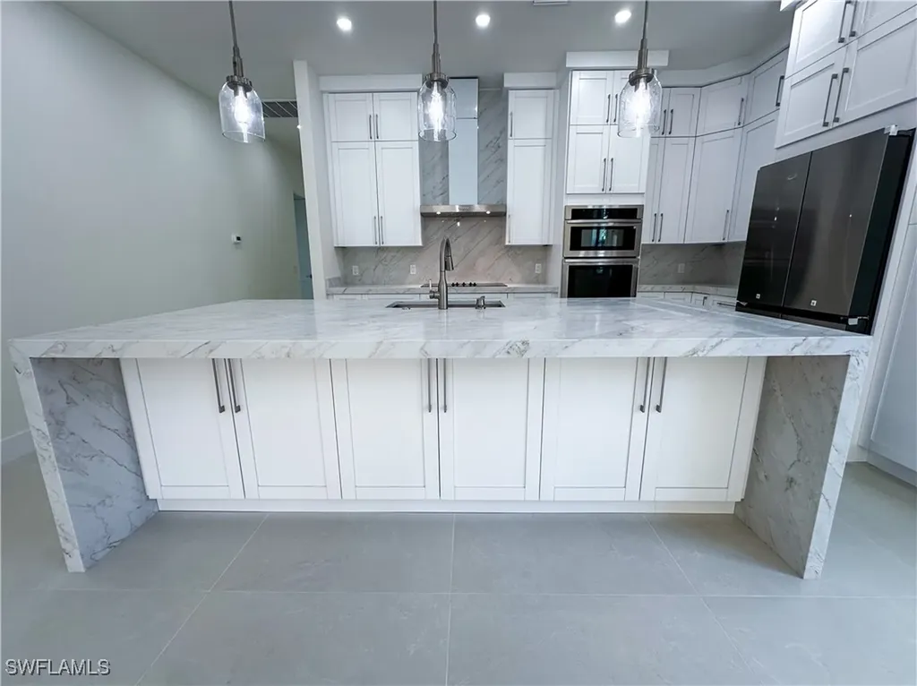 2464 Florida Avenue Naples FL 34112