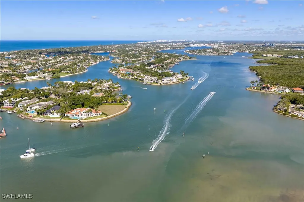2464 Florida Avenue Naples FL 34112